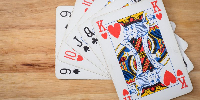 Bạn nên giữ kiên nhẫn khi tham gia bài phỏm Hipclub